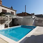 Kusalo Gostinjska kuća 3*