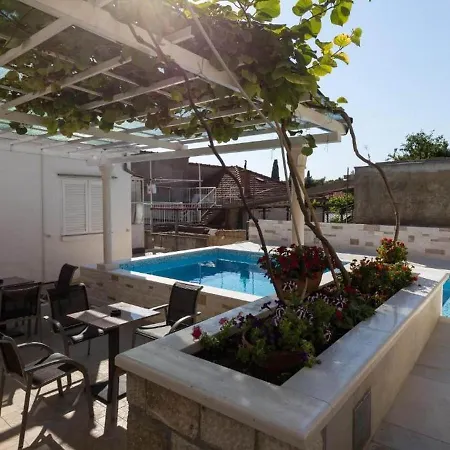 Kusalo Guest house