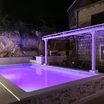Kusalo דוברובניק
