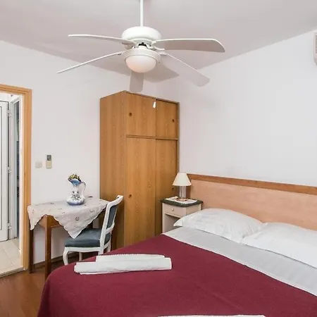 Kusalo Ντουμπρόβνικ